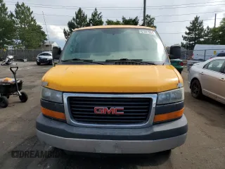 2015 GMC Savana z VIN 1GTZ7TCG6F1114147, wystawiony jako Copart lot #67091964 z przebiegiem 232 970 mil mil oraz Szkoda całkowita • Salvage title. Historia ofert i sprzedaży dostępna na DreamBid. Obrazek 5.
