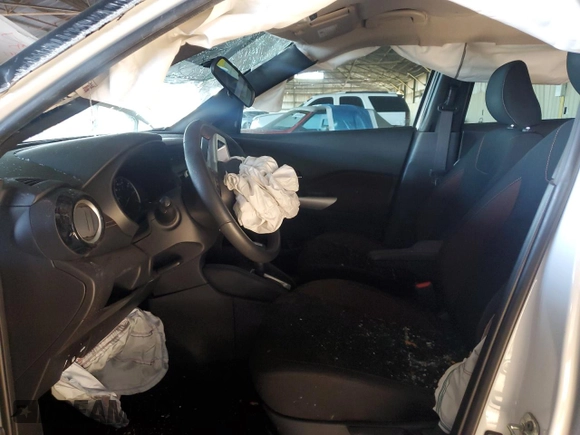 2019 Nissan Kicks SR with VIN 3N1CP5CU5KL568614, listed as a Copart auction lot 48432185 with 81,776 mi miles and Salvage Title. Bid and sale history available at DreamBid. Image 7.