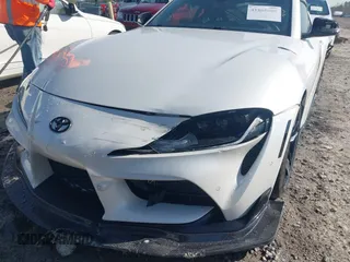 2021 Toyota GR Supra 3.0 with VIN WZ1DB0C08MW043660, listed as a IAAI auction lot 41865609 with 17,463 mi miles. Bid and sale history available at carsss.com. Image 6.