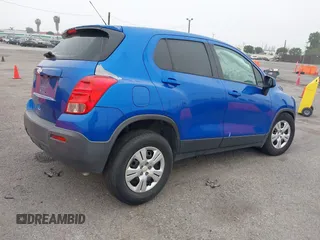2015 Chevrolet Trax LS with VIN KL7CJKSB5FB252602, listed as a IAAI auction lot 41856675 with 204,530 mi miles. Bid and sale history available at carsss.com. Image 4.