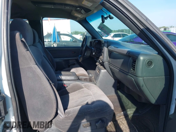 2002 Chevrolet Silverado 1500 LT with VIN 2GCEK19T421294092, listed as a IAAI auction lot 42149597 with 310,350 mi miles. Bid and sale history available at carsss.com. Image 5.