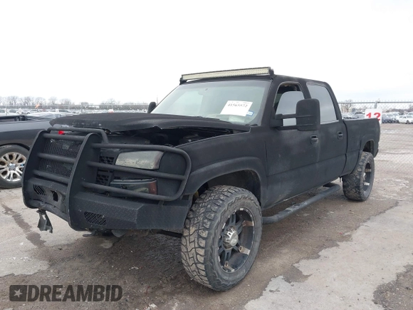 2003 Chevrolet Silverado 1500HD LS with VIN 1GCGK13U23F194464, listed as a IAAI auction lot 41565572 with Not Provided miles and . Bid and sale history available at DreamBid. Image 17.