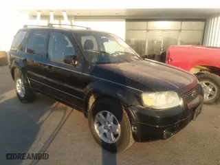 2007 Ford Escape Limited with VIN 1FMCU04147KA92387, listed as a IAAI auction lot 37323827 with 221,468 mi miles. Bid and sale history available at carsss.com. Image 1.