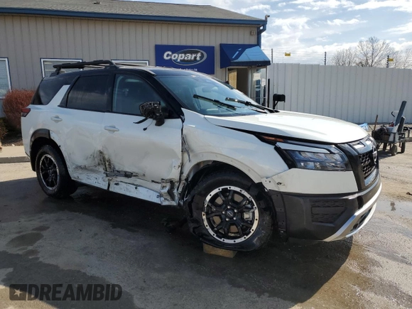 2024 Nissan Pathfinder Rock Creek z VIN 5N1DR3BD9RC224898, wystawiony jako Copart lot #50728265 z przebiegiem 13 765 mil mil oraz Szkoda całkowita • Salvage title. Historia ofert i sprzedaży dostępna na DreamBid. Obrazek 4.