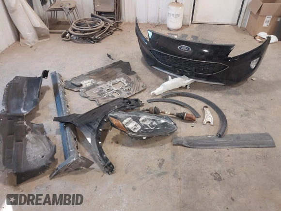 2020 Ford Escape Titanium с VIN 1FMCU9J95LUB09095, выставлен на аукционе IAAI как лот 41648235 с пробегом 68 474 миль миль и . История ставок и продаж доступна на DreamBid. Изображение 12.