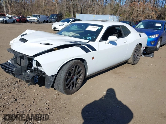 2019 Dodge Challenger R/T Scat Pack z VIN 2C3CDZFJ8KH662417, wystawiony jako IAAI lot #41880921 z przebiegiem 40 314 mil mil oraz . Historia ofert i sprzedaży dostępna na DreamBid. Obrazek 2.