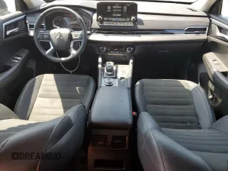 2024 Mitsubishi Outlander SE z VIN JA4J4VA82RZ083346, wystawiony jako Copart lot #61260205 z przebiegiem 11 792 mil mil oraz Czysty tytuł • Clean title. Historia ofert i sprzedaży dostępna na DreamBid. Obrazek 8.
