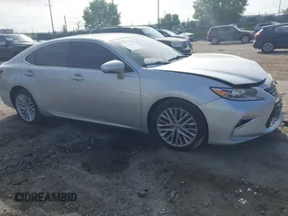 2016 Lexus ES 330 z VIN 58ABK1GG9GU016619, wystawiony jako IAAI lot #42167666 z przebiegiem 135 010 mil mil oraz . Historia ofert i sprzedaży dostępna na DreamBid. Obrazek 1.