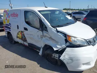 2017 Nissan NV200 S z VIN 3N6CM0KN6HK694348, wystawiony jako IAAI lot #41972105 z przebiegiem 253 389 mil mil oraz . Historia ofert i sprzedaży dostępna na DreamBid. Obrazek 1.