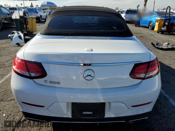 2018 Mercedes-Benz C 300 with VIN WDDWK4JB8JF736247, listed as a Copart auction lot 82452344 with 32,502 mi miles and Salvage Title. Bid and sale history available at DreamBid. Image 6.