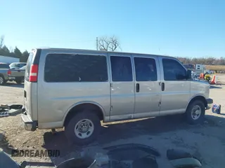 2007 Chevrolet Express Passenger with VIN 1GAHG35UX71176305, listed as a IAAI auction lot 41143812 with 338,940 mi miles and . Bid and sale history available at DreamBid. Image 14.