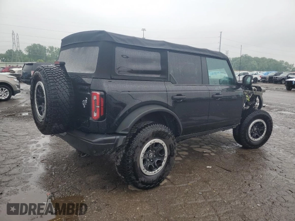 2022 Ford Bronco with VIN 1FMEE5DH5NLA84662, listed as a Copart auction lot 59847245 with 10,768 mi miles and Salvage title. Bid and sale history available at DreamBid. Image 3.