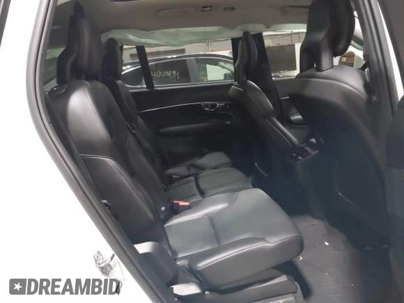 2020 Volvo XC90 Momentum with VIN YV4102PK6L1555649, listed as a IAAI auction lot 41724806 with 45,051 mi miles. Bid and sale history available at carsss.com. Image 8.
