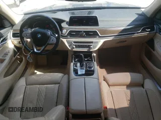 2020 BMW 7 Series 750i xDrive with VIN WBA7U2C04LCD70929, listed as a Copart auction lot 69319703 with 21,729 mi miles. Bid and sale history available at carsss.com. Image 8.