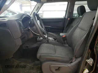 2008 Jeep Commander Sport z VIN 1J8HG48K08C135414, wystawiony jako Copart lot #52410675 z przebiegiem 200 480 mil mil oraz Szkoda całkowita • Salvage title. Historia ofert i sprzedaży dostępna na DreamBid. Obrazek 7.