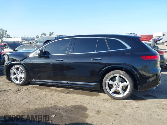 2023 Mercedes-Benz EQS 580 z VIN 4JGDM4EB8PA014008, wystawiony jako IAAI lot #41152975 z przebiegiem 41 292 mil mil oraz . Historia ofert i sprzedaży dostępna na DreamBid. Obrazek 14.