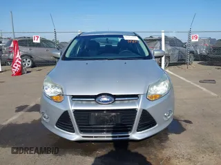 2012 Ford Focus SE z VIN 1FAHP3F28CL215997, wystawiony jako IAAI lot #42483639 z przebiegiem 101 518 mil mil oraz . Historia ofert i sprzedaży dostępna na DreamBid. Obrazek 12.