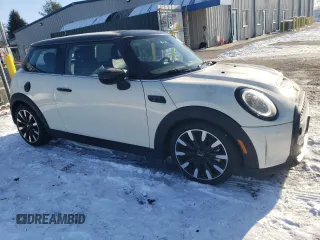 2022 MINI Hardtop Cooper S with VIN WMW53DH03N2R73889, listed as a Copart auction lot 88246445 with 18,111 mi miles and Salvage Title. Bid and sale history available at DreamBid. Image 4.