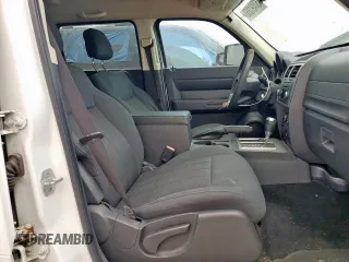 2011 Dodge Nitro Heat z VIN 1D4PU4GK0BW559908, wystawiony jako Copart lot #57491355 z przebiegiem 141 854 mil mil oraz Tytuł czysty. Historia ofert i sprzedaży dostępna na DreamBid. Obrazek 7.