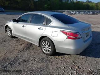 2015 Nissan Altima 2.5 S with VIN 1N4AL3AP2FC585041, listed as a IAAI auction lot 42014898 with 109,981 mi miles. Bid and sale history available at carsss.com. Image 3.