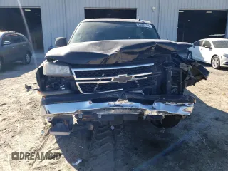 2006 Chevrolet Silverado 1500 LT1 with VIN 1GCEC19T06Z154227, listed as a Copart auction lot 43082745 with 197,982 mi miles and Salvage Title. Bid and sale history available at DreamBid. Image 5.