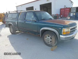 1995 Dodge Dakota with VIN 1B7GL23X3SS134423, listed as a IAAI auction lot 41767788 with 189,517 mi miles. Bid and sale history available at carsss.com. Image 1.