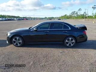 2018 Mercedes-Benz E-Class E 300 with VIN WDDZF4JB5JA474184, listed as a IAAI auction lot 41964703 with 32,278 mi miles. Bid and sale history available at carsss.com. Image 14.
