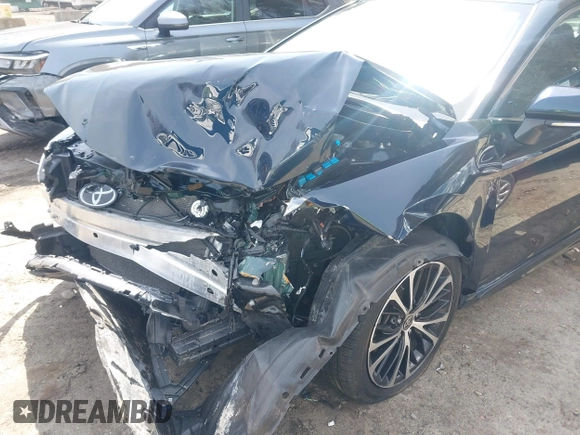 2020 Toyota Camry SE z VIN 4T1G11BKXLU002444, wystawiony jako IAAI lot #41948501 z przebiegiem 53 902 mil mil oraz . Historia ofert i sprzedaży dostępna na DreamBid. Obrazek 6.