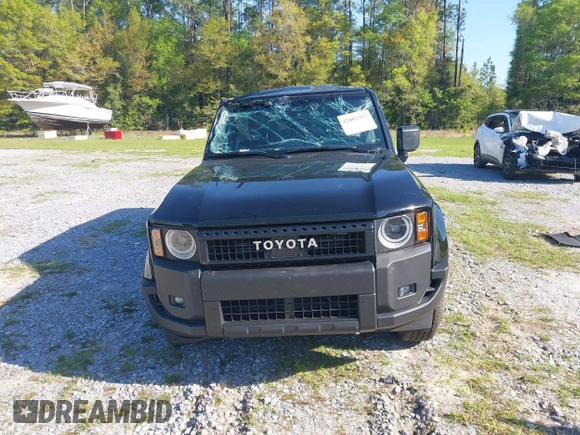 2024 Toyota Land Cruiser z VIN JTEABFAJ2RK013130, wystawiony jako IAAI lot #42002397 z przebiegiem 19 749 mil mil oraz . Historia ofert i sprzedaży dostępna na DreamBid. Obrazek 11.