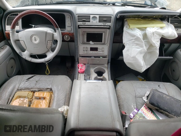 2004 Lincoln Navigator Luxury with VIN 5LMFU28R24LJ29044, listed as a Copart auction lot 55731515 with 240,566 mi miles and Salvage title. Bid and sale history available at DreamBid. Image 8.