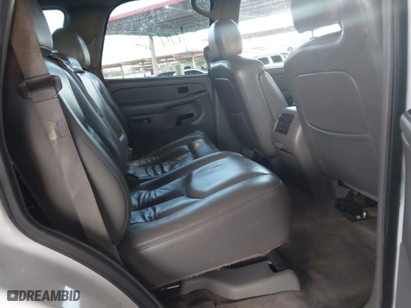 2005 Chevrolet Tahoe LT with VIN 1GNEC13T95R217565, listed as a IAAI auction lot 41361104 with 204,077 mi miles. Bid and sale history available at carsss.com. Image 8.