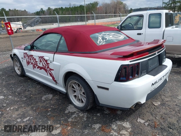 2002 Ford Mustang GT Deluxe z VIN 1FAFP45X62F165902, wystawiony jako IAAI lot #41814507 z przebiegiem 129 528 mil mil oraz . Historia ofert i sprzedaży dostępna na DreamBid. Obrazek 3.