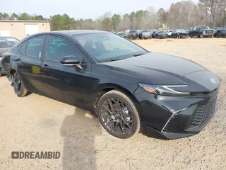 2025 Toyota Camry LE z VIN 4T1DAACK9SU111395, wystawiony jako IAAI lot #41782794 z przebiegiem 249 mil mil oraz . Historia ofert i sprzedaży dostępna na DreamBid. Obrazek 1.