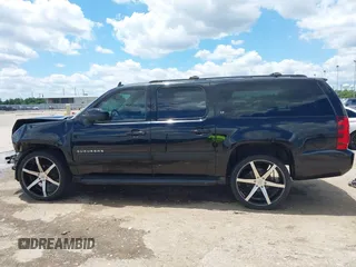 2013 Chevrolet Suburban LT с VIN 1GNSCJE04DR146389, выставлен на аукционе IAAI как лот 42234931 с пробегом 77 555 миль миль и . История ставок и продаж доступна на DreamBid. Изображение 14.