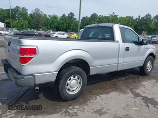 2013 Ford F-150 XL z VIN 1FTMF1CM1DKE52831, wystawiony jako IAAI lot #42401051 z przebiegiem 111 734 mil mil oraz . Historia ofert i sprzedaży dostępna na DreamBid. Obrazek 8.