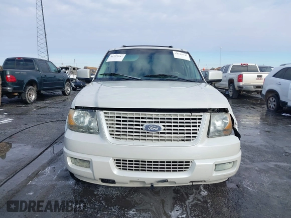 2006 Ford Expedition Limited with VIN 1FMFU19546LA23593, listed as a IAAI auction lot 41225947 with 190,418 mi miles. Bid and sale history available at carsss.com. Image 12.