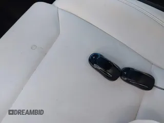 2017 Tesla Model X 90D z VIN 5YJXCDE23HF077126, wystawiony jako IAAI lot #42035067 z przebiegiem Nie podano mil oraz . Historia ofert i sprzedaży dostępna na DreamBid. Obrazek 11.