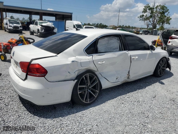 2013 Volkswagen Passat SE w/Sunroof with VIN 1VWBH7A38DC003586, listed as a Copart auction lot 52376465 with 157,387 mi miles and Salvage Title. Bid and sale history available at carsss.com. Image 3.