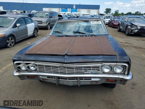 1966 Chevrolet Caprice z VIN 166476N106864, wystawiony jako Copart lot #63774254 z przebiegiem 78 641 mil mil oraz Czysty tytuł • Clean title. Historia ofert i sprzedaży dostępna na DreamBid. Obrazek 5.
