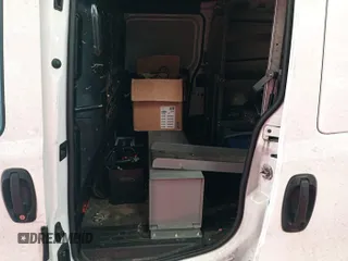 2019 Ram ProMaster City Cargo Tradesman z VIN ZFBHRFAB6K6M61931, wystawiony jako IAAI lot #42570041 z przebiegiem 152 309 mil mil oraz . Historia ofert i sprzedaży dostępna na DreamBid. Obrazek 32.