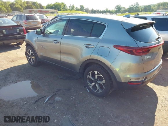 2020 Kia Sportage LX z VIN KNDPMCAC8L7628865, wystawiony jako IAAI lot #42190291 z przebiegiem 72 646 mil mil oraz . Historia ofert i sprzedaży dostępna na DreamBid. Obrazek 3.