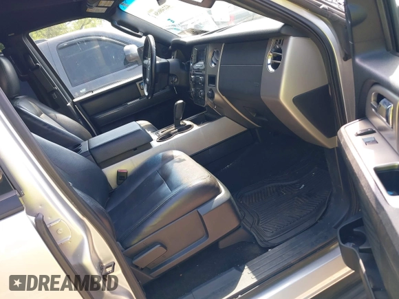 2015 Ford Expedition XLT z VIN 1FMJU1HT9FEF34070, wystawiony jako IAAI lot #42248656 z przebiegiem 164 363 mil mil oraz . Historia ofert i sprzedaży dostępna na DreamBid. Obrazek 5.