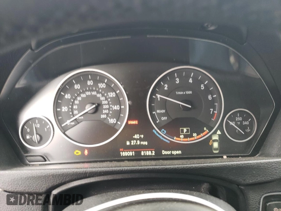 2018 BMW 3 Series 320i xDrive with VIN WBA8E5G53JNV02425, listed as a Copart auction lot 43974145 with 169,091 mi miles and Salvage Title. Bid and sale history available at carsss.com. Image 9.