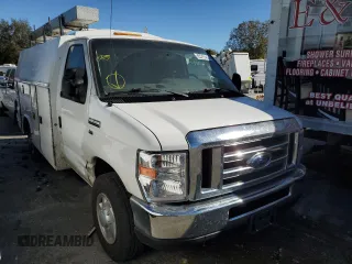 2017 Ford E-Series Commercial with VIN 1FDWE3F64HDC74455, listed as a Copart auction lot 74434294 with 204,816 mi miles and Clean Title. Bid and sale history available at carsss.com. Image 4.