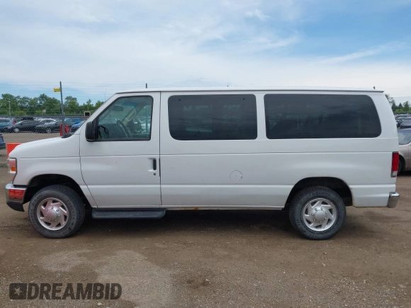 2012 Ford Econoline Passenger XL z VIN 1FBNE3BL9CDA32236, wystawiony jako IAAI lot #42565078 z przebiegiem 146 983 mil mil oraz . Historia ofert i sprzedaży dostępna na DreamBid. Obrazek 14.