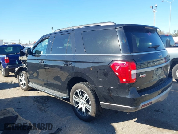 2022 Ford Expedition XLT with VIN 1FMJU1HT1NEA48965, listed as a IAAI auction lot 41157660 with 36,489 mi miles. Bid and sale history available at carsss.com. Image 3.