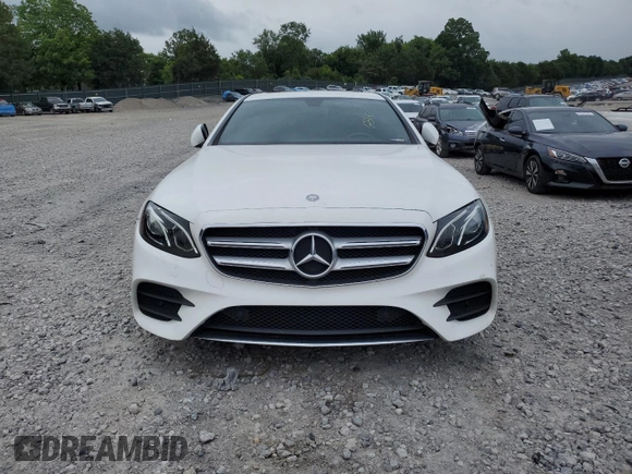 2017 Mercedes-Benz E 300 Luxury z VIN WDDZF4JB0HA082594, wystawiony jako Copart lot #61448885 z przebiegiem Nie podano mil oraz Szkoda całkowita • Salvage title. Historia ofert i sprzedaży dostępna na DreamBid. Obrazek 5.