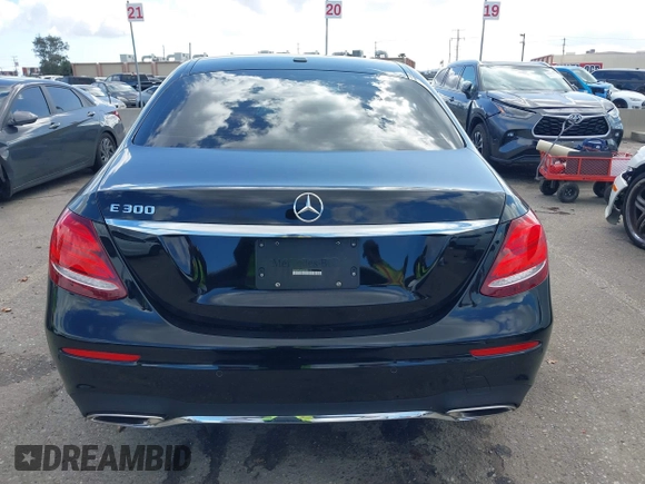 2019 Mercedes-Benz E-Class E 300 with VIN WDDZF4JB4KA684115, listed as a IAAI auction lot 41573761 with 35,678 mi miles. Bid and sale history available at carsss.com. Image 17.