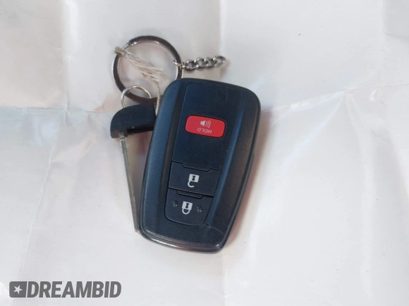 2018 Toyota C-HR XLE z VIN NMTKHMBX5JR046679, wystawiony jako IAAI lot #42068046 z przebiegiem 166 297 mil mil oraz . Historia ofert i sprzedaży dostępna na DreamBid. Obrazek 11.