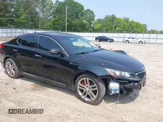 2013 Kia Optima SX z VIN 5XXGR4A68DG173882, wystawiony jako IAAI lot #42404355 z przebiegiem 180 544 mil mil oraz . Historia ofert i sprzedaży dostępna na DreamBid. Obrazek 1.